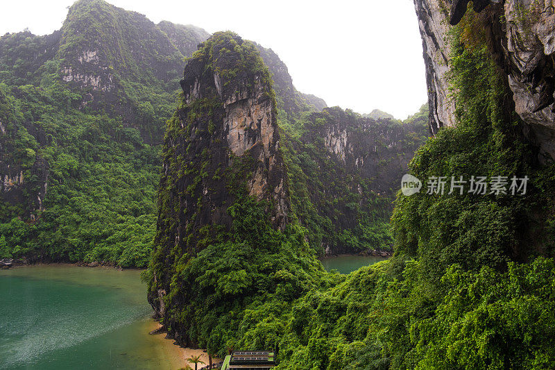 bahia de Halong报道